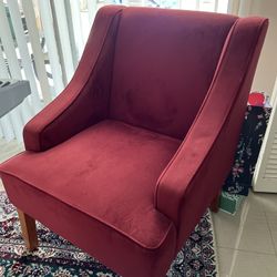 2 living Room Chairs/Ocoee