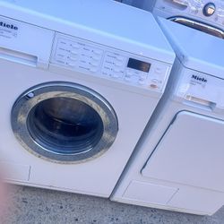 24”in Set Washer Dryer Electric 220 Use Like New Perfect Working 