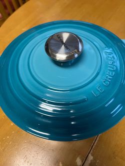 Le Creuset Enameled Cast Iron Round Dutch Oven, 5L Caribbean