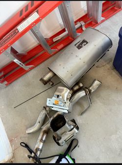 2025 Chevy Silverado 1500 LT Trail boss OEM Exhaust And OEM Bezel Exhaust Tips And Resonators