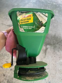 Vigoro Hand-Held Spreader