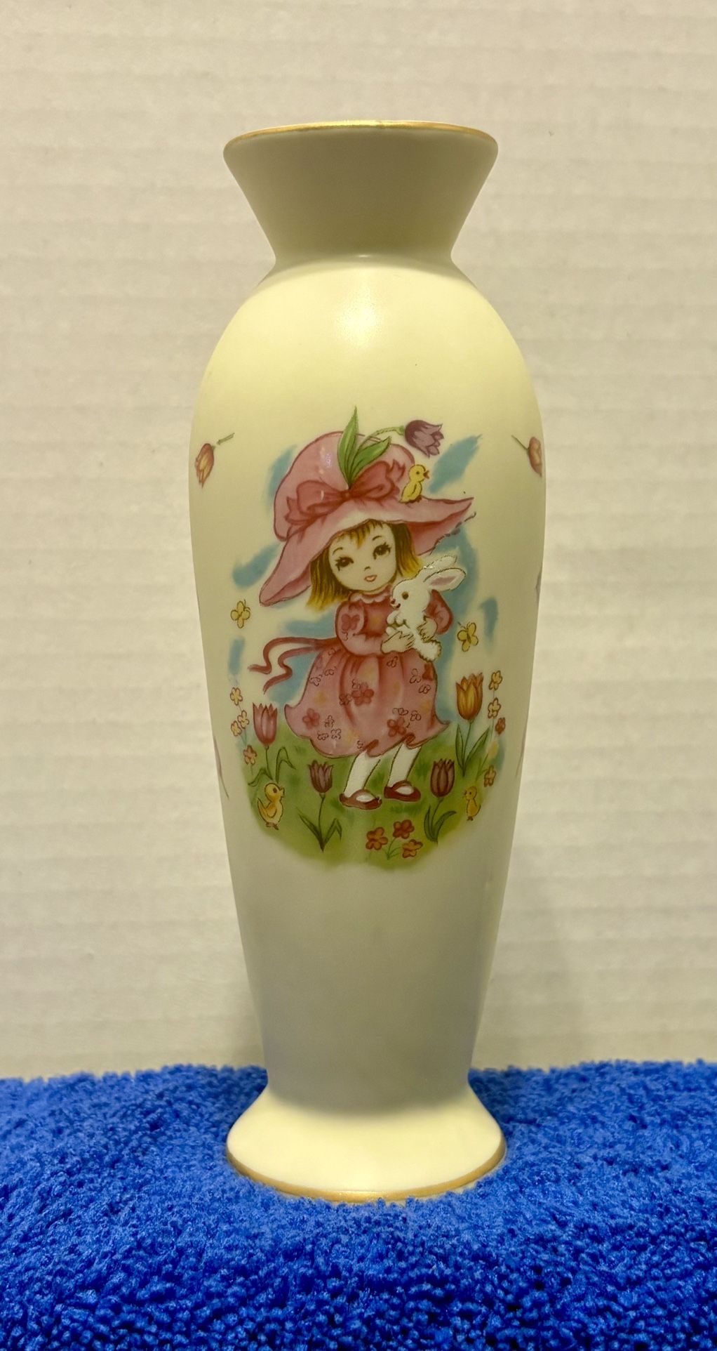 Lefton Porcelain Bud Vase Girl with Bunny Japan
