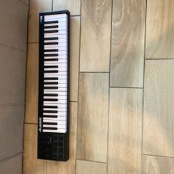 Alesis V49 49-key MIDI controller 