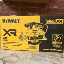 DEWALT XR BRUSHLESS CIRCULAR SAW 6 1/2” (Tool only)