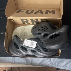 YZY FOAM RNR 