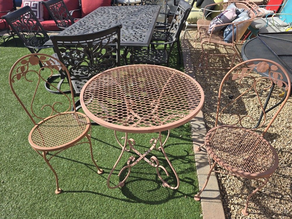 $120 Bistro 2 CHAIRS AND TABLE