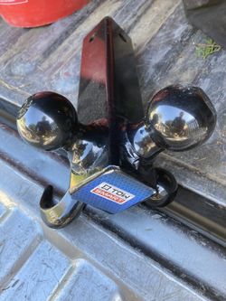 Receiver hitch with hook