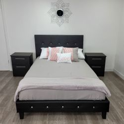 Black Queen Bed And Nightstands ▪︎ Cama Queen Y 2 Mesitas De Noche  Color Negro 