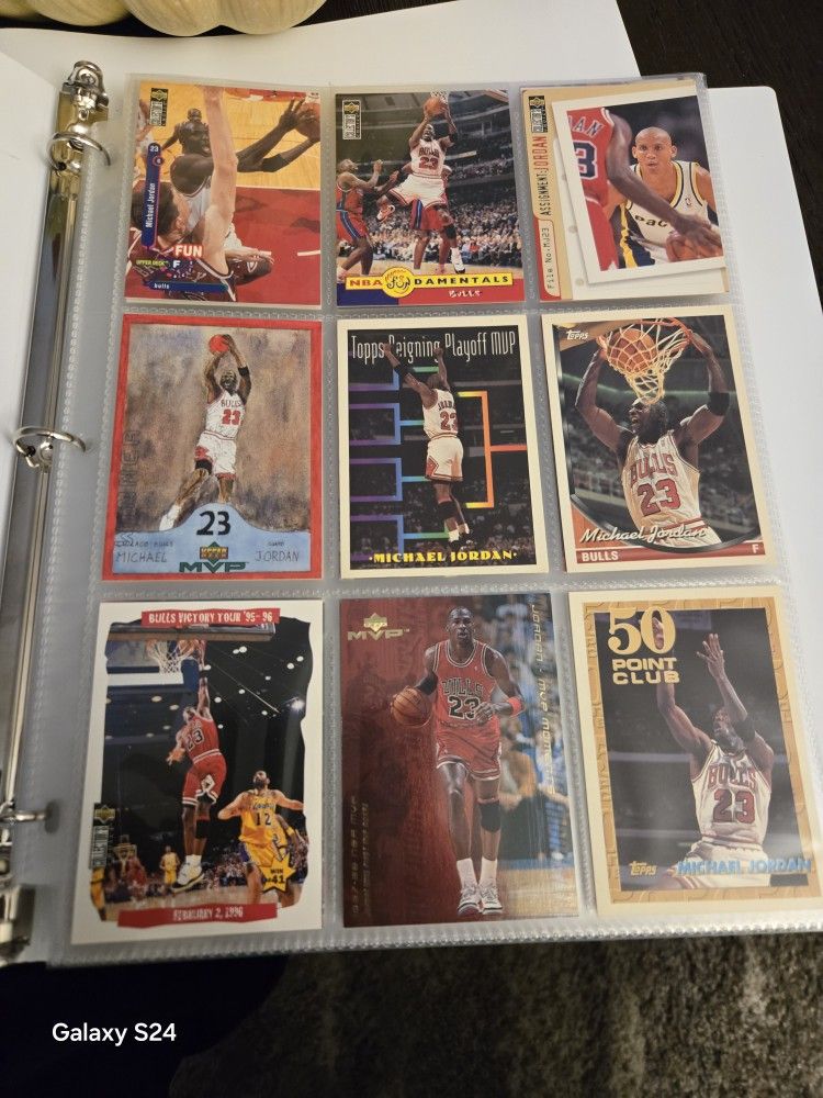 129 Michael Jordan Cards