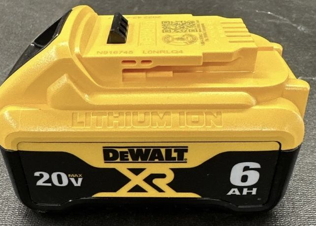 New Genuine DEWALT DCB206 20V 6Ah XR Lithium Ion Battery