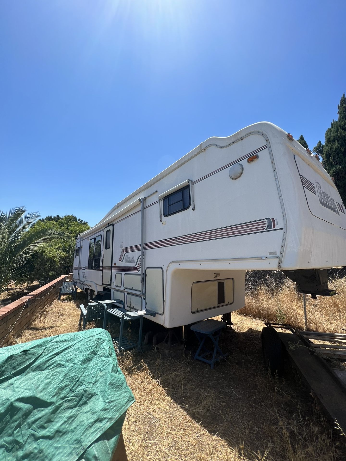 1994 Carriage 5th Wheel