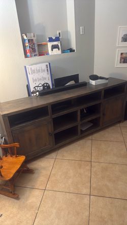Entertainment center