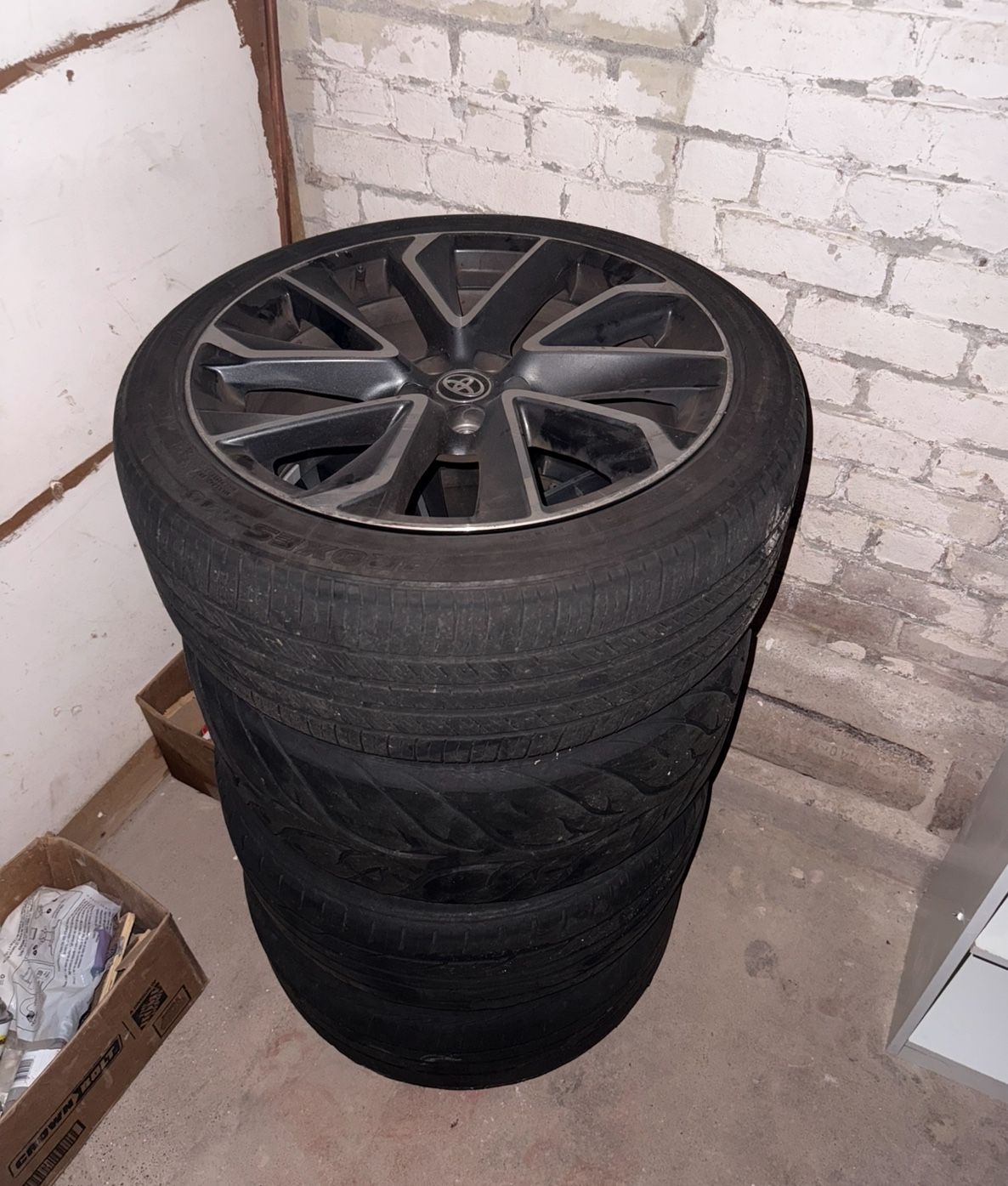 2021 Toyota Corolla Rims + Tires P 225/40 R 18