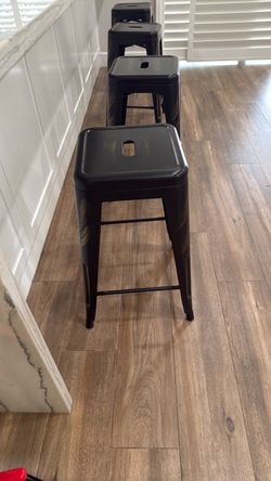 4 counter height bar stools