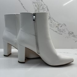 ✨Classic White Pointed-Toe Ankle Boots with Block Heel – Size 9