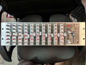 behringer eurorack pro RX1202FX Rackmount Mixer with Effects