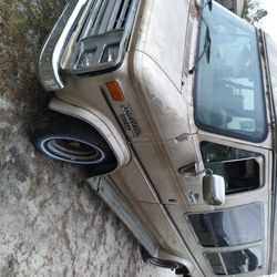PARTING OUT 1987 CHEVY G20 VAN GOOD 305 5.0  SOLD TRANS GOOD BIDY PARTS