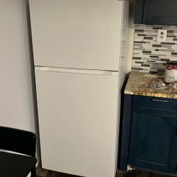 Working 30” Fridge