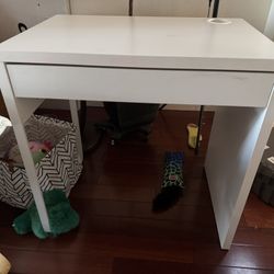 IKEA Micke Desk