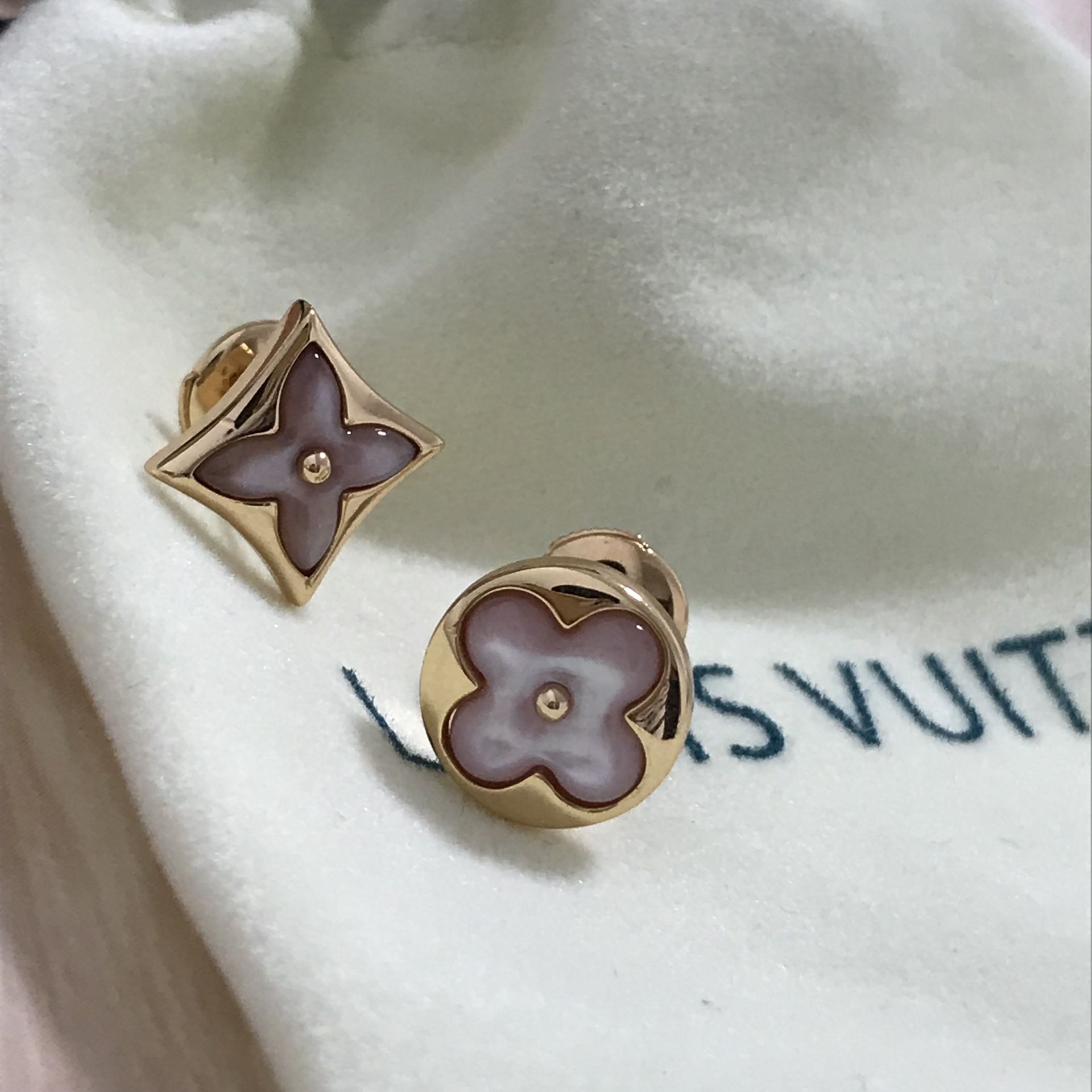 Louis Vuitton Rose Gold Irregular Pink Stud Earrings for Sale in Los  Angeles, CA - OfferUp