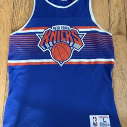 Like New Mitchell Ness Large Knick Tank Top Jersey   Weights Nike Jordan Sneakers Carhartt Bikes Scooter Jersey Yankees Mets  