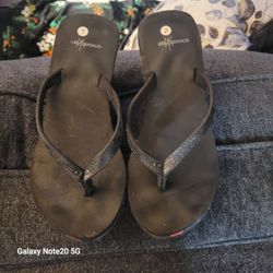 Womans Black Sandels 