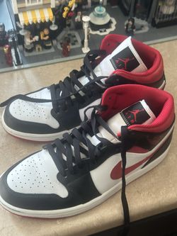Jordan 1 Mids