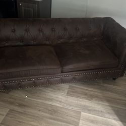 Selling Everything Because I’m Moving And I Have New Furniture 