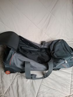 Rolling duffel bag