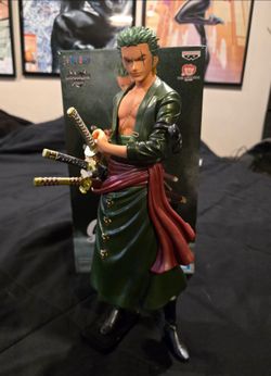 Grandista zoro statue