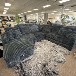 Sectional  With Pull Out Bed 