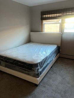 Queen Size Bed Set!!