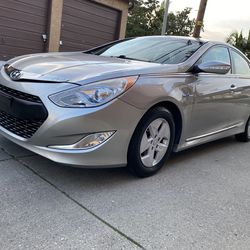 2011 Hyundai Sonata-Hybrid