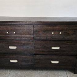 Sold wood 6 drawer dresser
