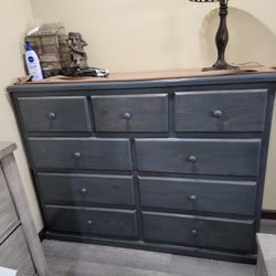 Dresser 9 Drawer