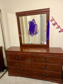 Cherry Finish Wood Dresser with Six Drawers for Bedroom Storage