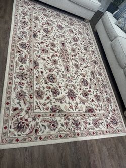 Rug  (6/9 feet)