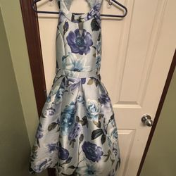 Girls Formal Dress Size 14. Blue With Floral Print 