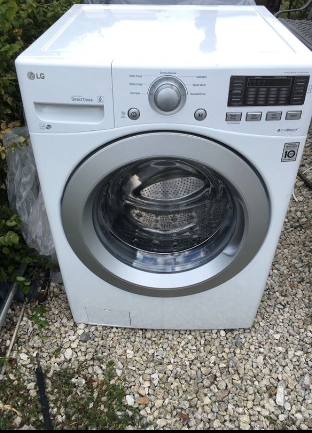 LG WASHER AND DRYER SET WITH SMART TECHNOLOGY BOTH WORKING PERFECTLY FINE