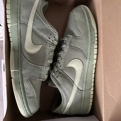 Nike Dunk Low Premium Oil Green Size 12.5 