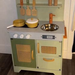 WOODEN KITCHEN PLAY SET ! UNIQUE INCLUDES EVERYTHING ! 