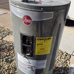 FREE Leaking 40 Gallon Water Heater For Salvage