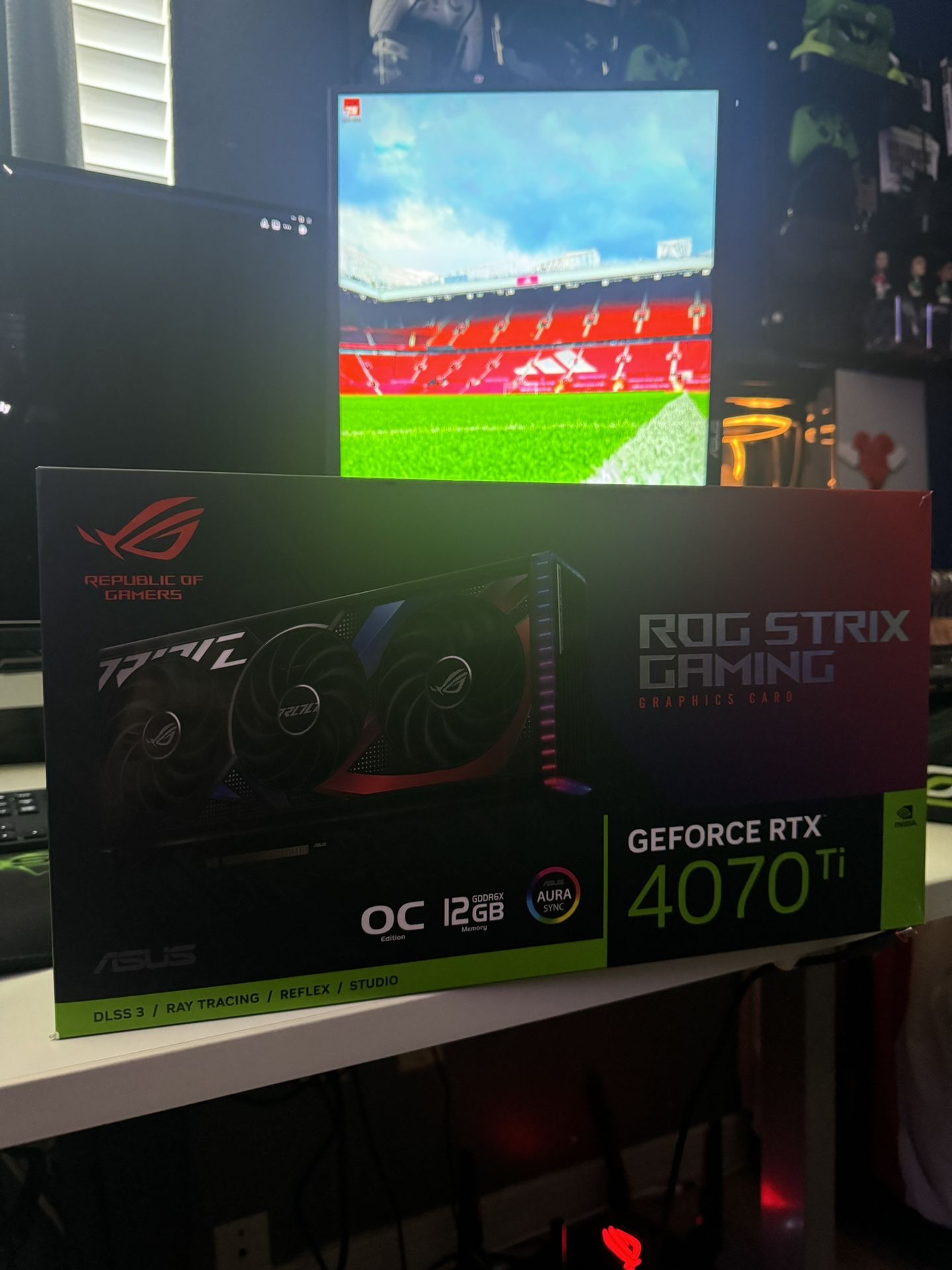 Rog strix 4070ti OC  (PERFECT Mint Conditions) 