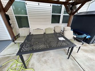 Hampton Bay Laurel Oaks 7-Piece Outdoor Patio Dining Set + Cover