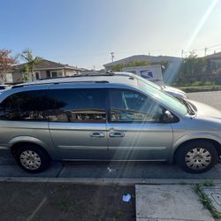 2006 Chrysler Town & Country