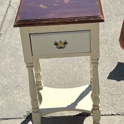 BEDSIDE TABLE 