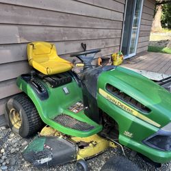  John Deere  102 (5 Speed) 