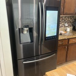 For Sale: Samsung Fridge RF265BEAESG/AA - Excellent Condition!**