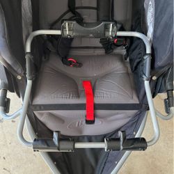 Maxi Cosi Car seat adapter 