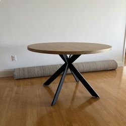 NEW round Dining Table 46’4